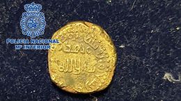 Recuperan una moneda dinar de oro hispanomusulmana procedente de un expolio